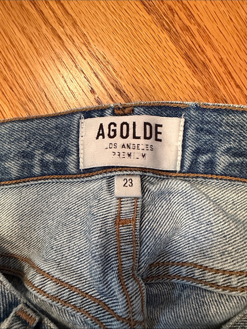 Agolde Riley Jeans size 23 - Picture 3 of 4